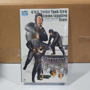 NIB Sealed Trumpeter WWII Soviet Tank Crew Ammo Supplied Team 1:35 #00411